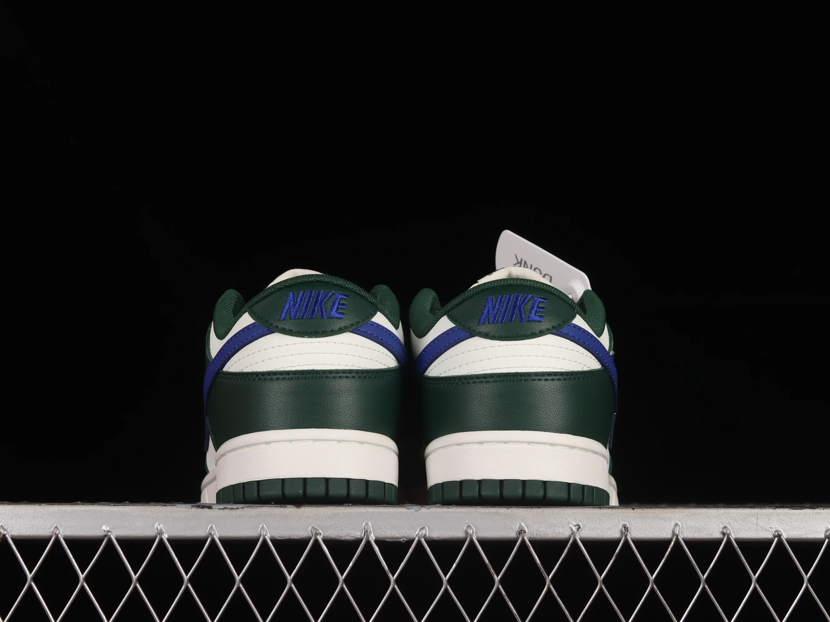 All categories Nk SB Dunk series Nk SB Dunk Low low-top sneakers Nk Dunk Low "Gorge Green" retro white and green SB low-top sports and leisure sneakers DD1503-300